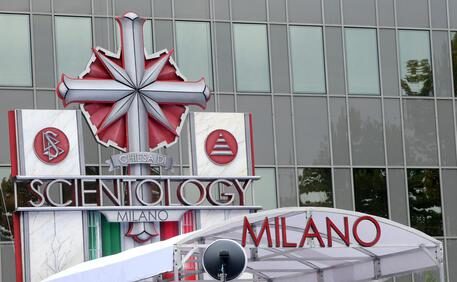 Perché Salvini non si indigna per nuova sede di Scientology a Milano?