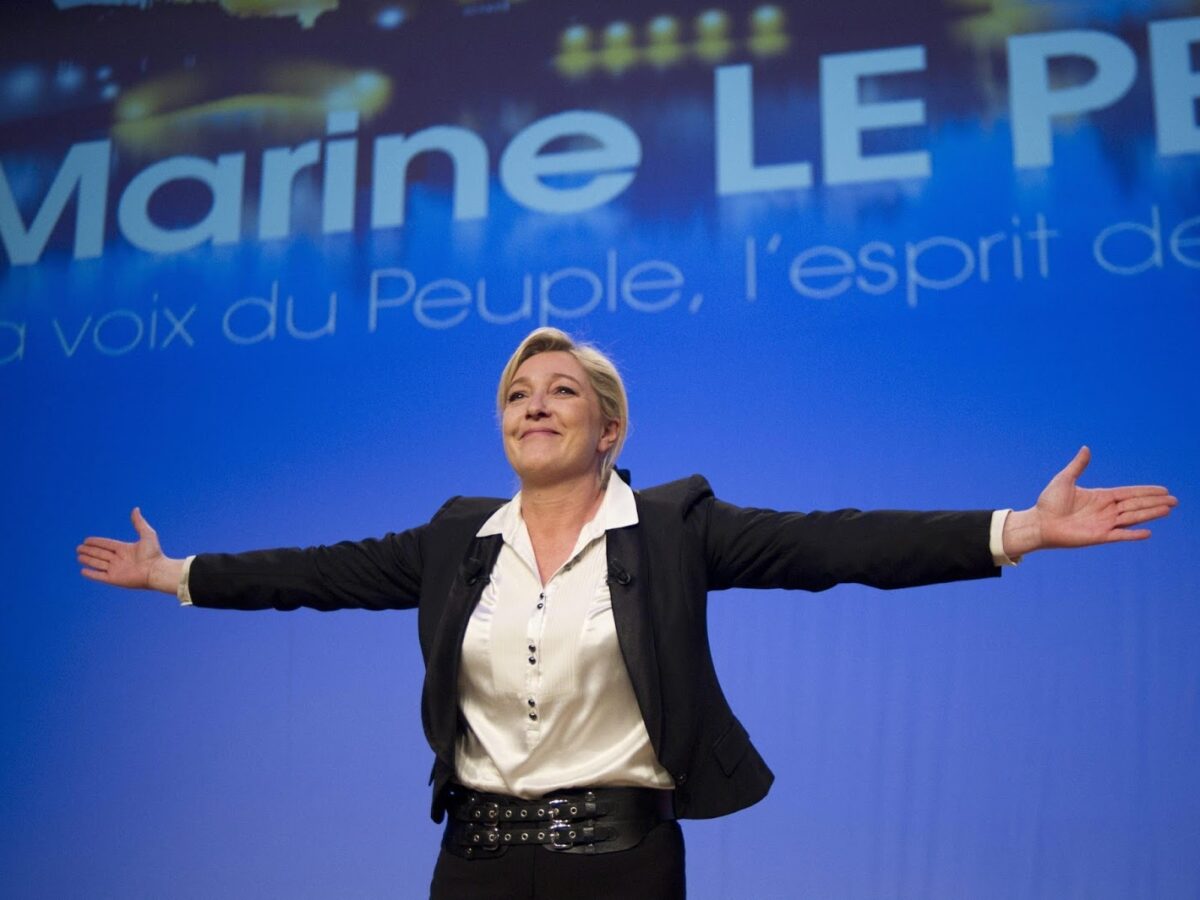 Francia, il Front National si conferma partito delle periferie: il risultato imbarazzante di Parigi