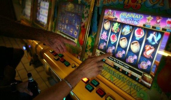 Renzi punta sulle slot machine per risollevare l’Italia: arrivano 22mila sale gioco in più