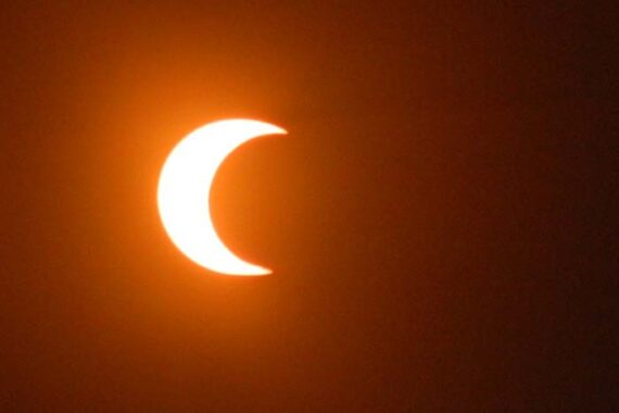 Eclissi del 20 marzo: come osservarla per non rischiare cecità