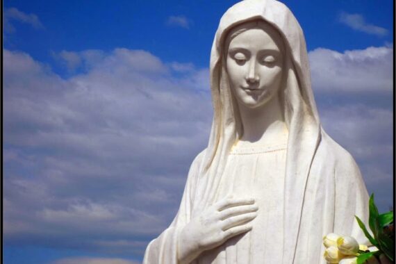 Teresa Scopelliti, chiamata la “mistica Teresa”: vede Madonna ogni 13 del mese