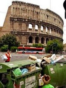 Pd a Roma per pulire le strade: ma rimedia a danno da esso stesso provocato