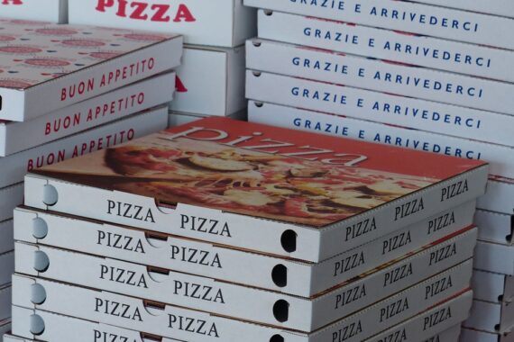 Cartoni per la pizza tossici per la salute: conferma da nuova indagine