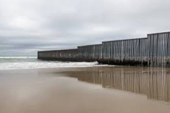 Altro che Trump, il muro tra Usa e Messico lo ha già costruito Clinton