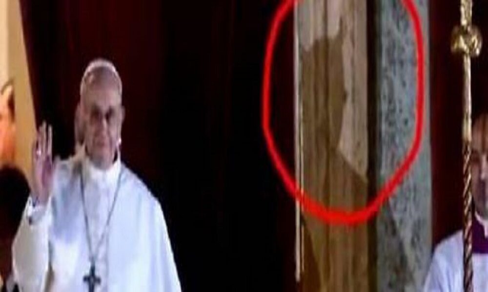 Papa Francesco, per Codice ASCII dietro suo nome si cela Diavolo: il calcolo inquietante