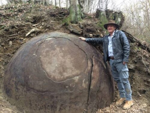 Sfera gigante ritrovata in Bosnia: le 2 possibili spiegazioni