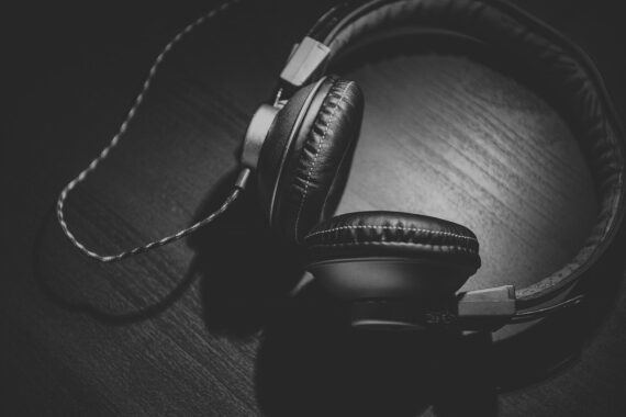 Ascoltare radio su smartphone sarà vietato dal 2021 per legge: come rimediare