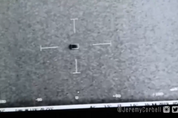 Ufo, Pentagono conferma avvistamento: il video dell’oggetto volante