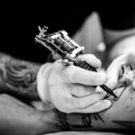 I tatuaggi fanno venire i tumori? Come stanno le cose