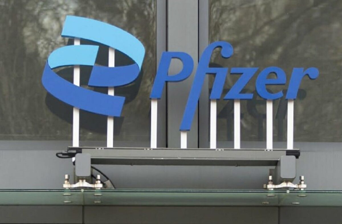 Pfizer licenzia 130 dipendenti in Italia, sostituiti da una macchina