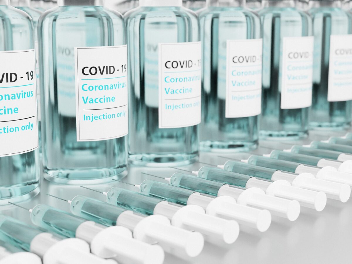 Covid, arriva quarta dose: Pfizer e Moderna autorizzate da FDA