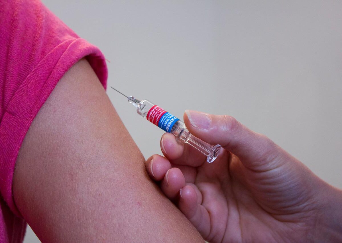 Vaccino Covid-19 e morti Under 40: arrivano nuovi sospetti