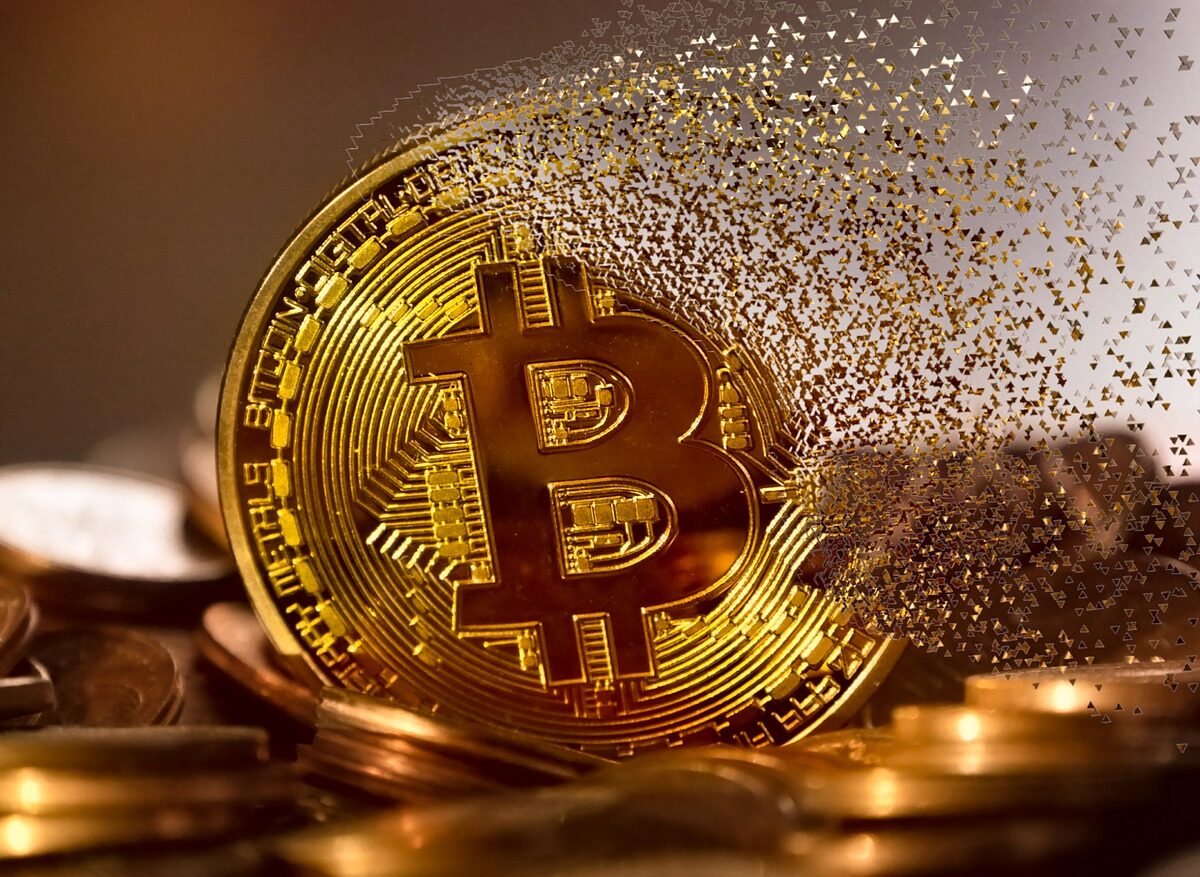 Bitcoin previsioni luglio 2022: scenderà sotto i 10 mila dollari per analisti