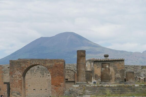 Scoperto ‘gemello’ del Vesuvio: dove si trova e rischi