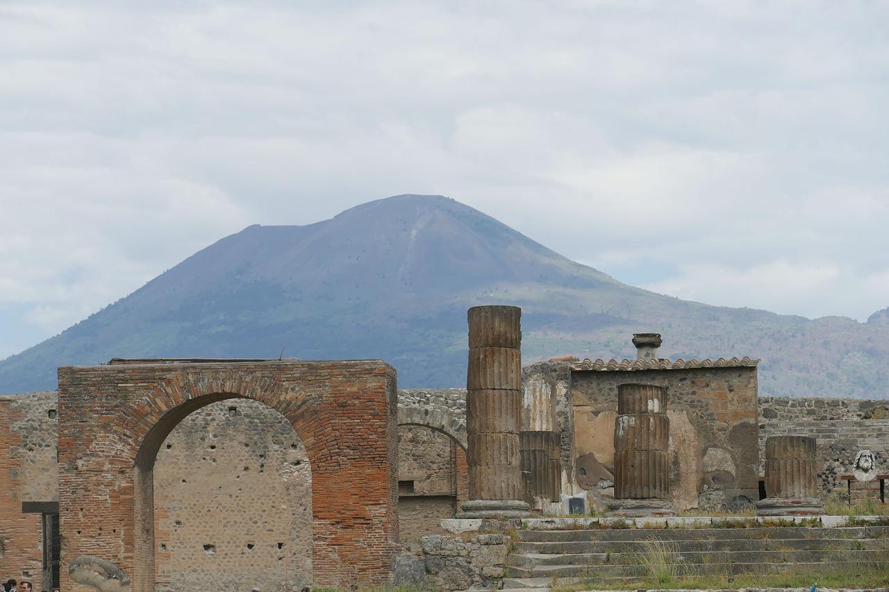 Il Bradisismo mette a rischio anche gli scavi di Pompei Il Bradisismo mette a rischio anche gli scavi di Pompei