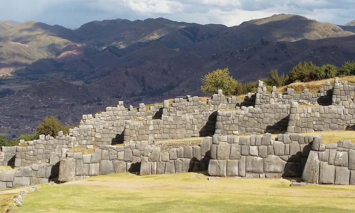 Antica fortezza in Perù costruita da alieni?