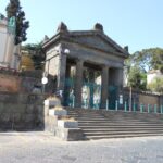 Cimitero di Poggioreale, Napoli non rispetta i defunti