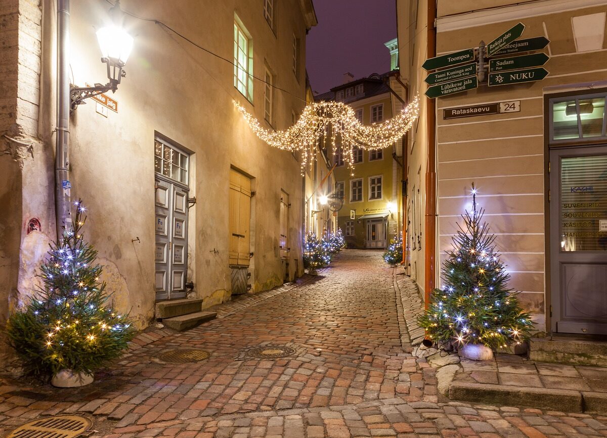 Tallinn, Natale e non solo: la magica capitale europea low cost