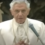 Benedetto XVI, dal nazismo alla pedofilia: le ombre su Ratzinger