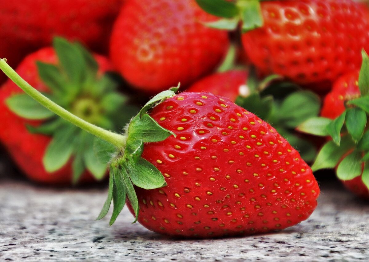 Ecco i 10 frutti e ortaggi più nocivi per la presenza di pesticidi