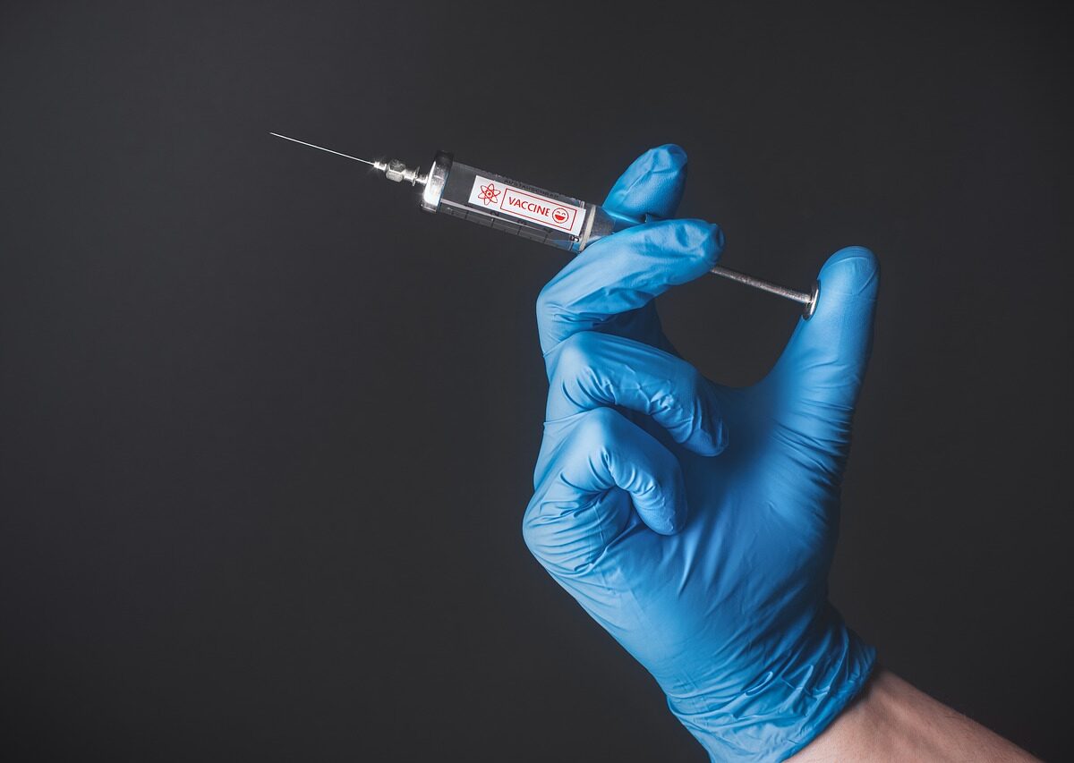 I vaccini mRNA provocano il cancro? L’allarme anche del Ministro della Sanità della Florida