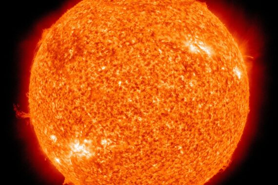 Super brillamenti solari all’origine della vita sulla Terra?