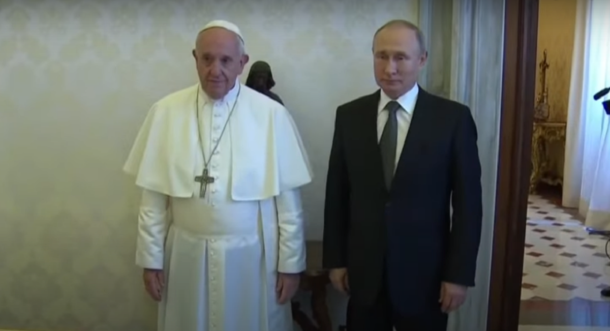 Papa Francesco elogia la storia della Russia, e l’Occidente rosica