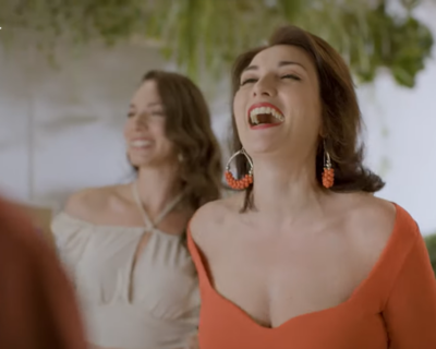 Una donna napoletana stereotipata nella pubblicità di Ariete [VIDEO]