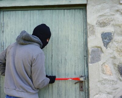 Occupare casa diventa reato: fino a 7 anni di carcere