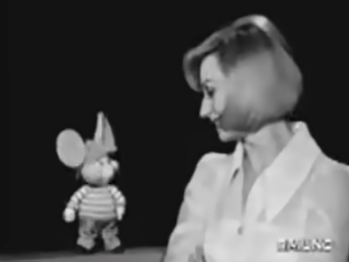 Topo Gigio, il significato spiazzante del brano Strapazzami di coccole