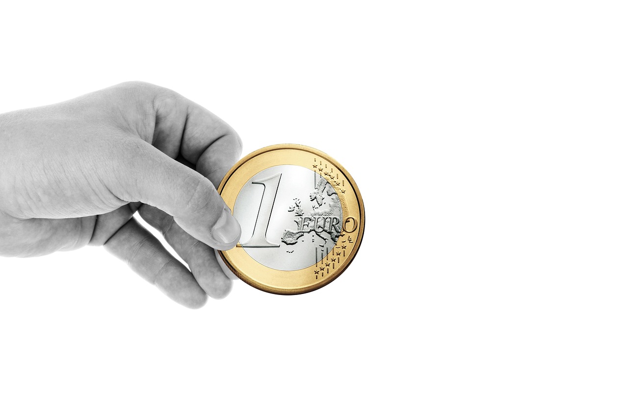 Euro digitale in arrivo: perché è una brutta notizia per i cittadini Euro digitale in arrivo: perché è una brutta notizia per i cittadini