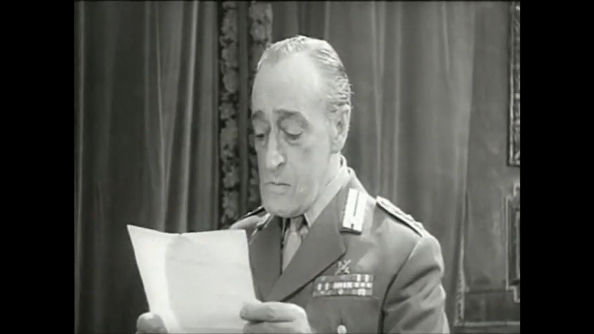 Il comandante, film malinconico con Totò sulla terza età Il comandante, film malinconico con Totò sulla terza età