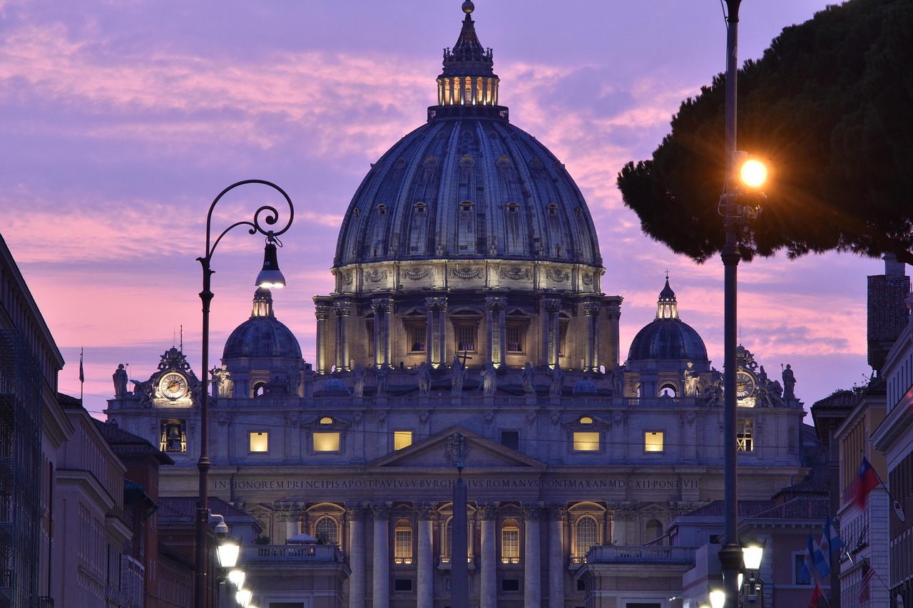 papa leone xiv e fine del mondo nel 2027 la previsione di nostradamus