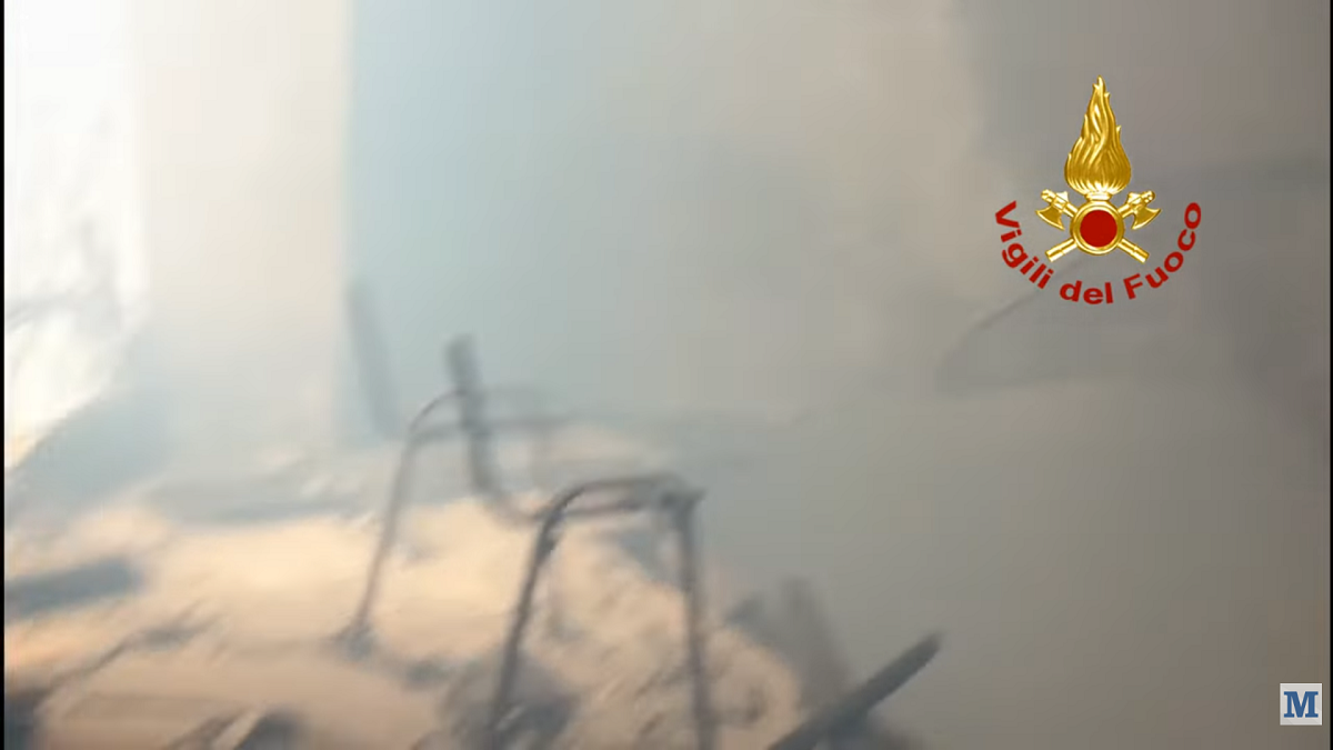 L’incendio del Sannazaro è la metafora della cultura napoletana andata in fumo L’incendio del Sannazaro è la metafora della cultura napoletana andata in fumo