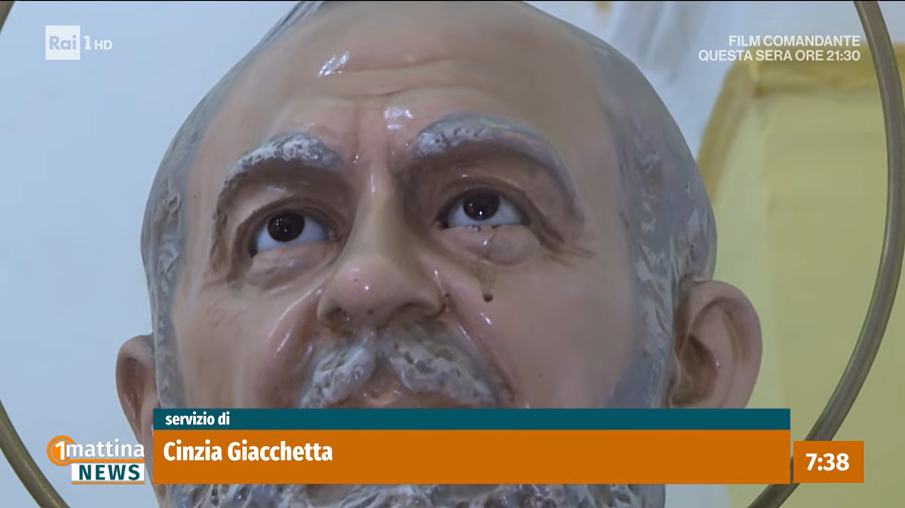 padre pio lacrima